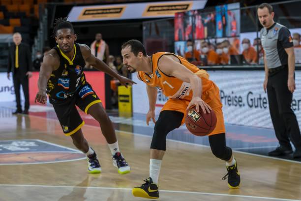 对青训球员 对青训球员